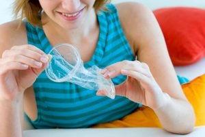 Como usar el preservativo femenino