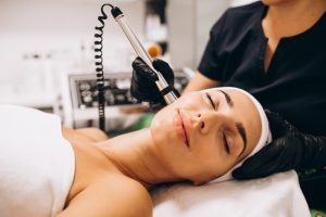 Microneedling: ¿Qué es y cómo funciona?